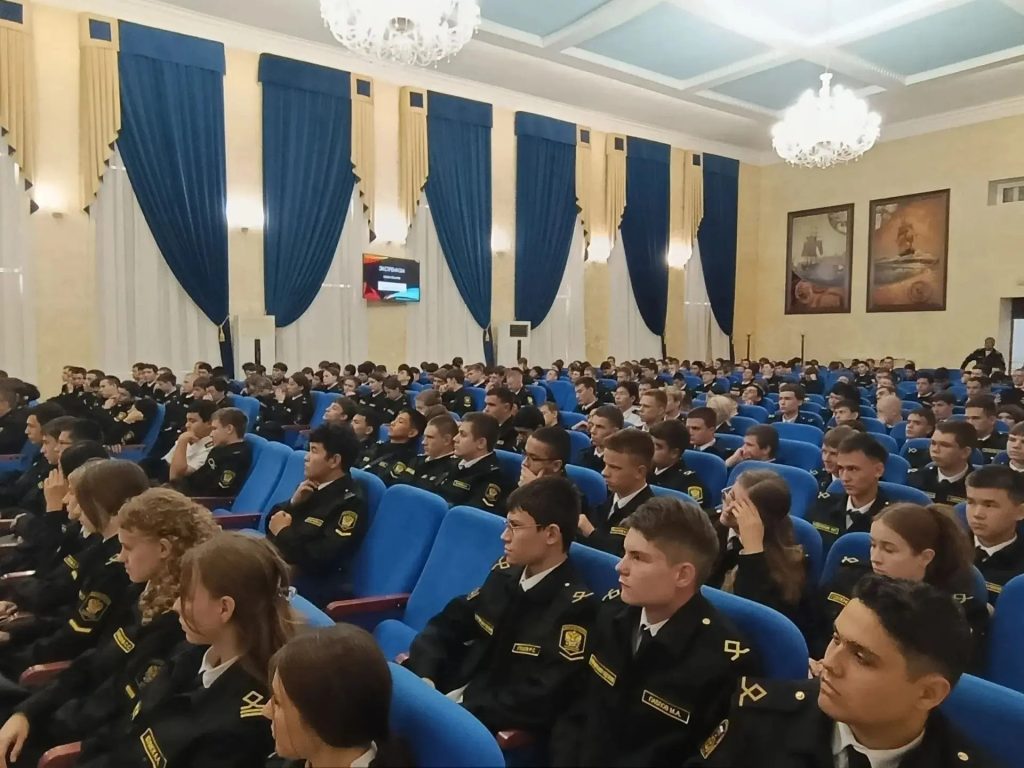 «Чужой сценарий: как не стать пешкой в экстремистских играх»